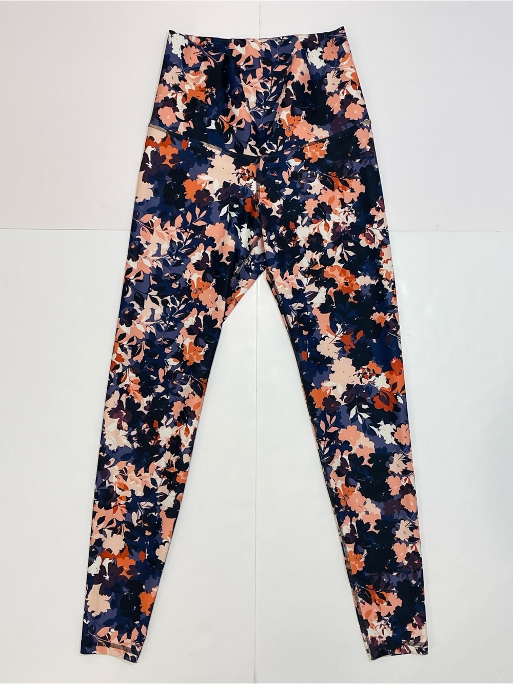 Old Navy Active Powersoft Go-Dry Extra High Rise Floral Print Leggings Size M